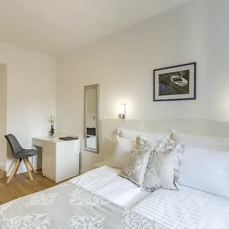 Centro Di Centri Due Guest house